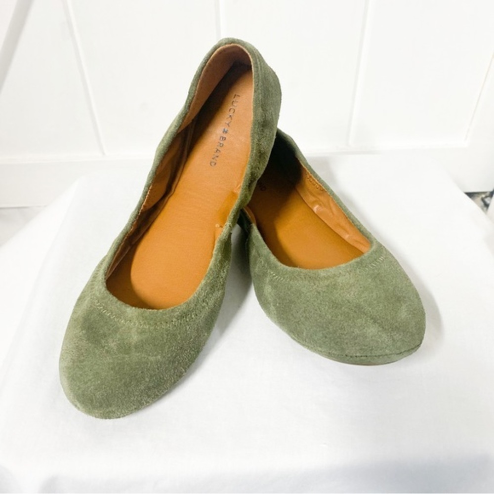 Lucky Brand Flats in Dark Army Green | Size 8